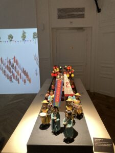 La parade en figurines de papier hanji - Réalisation Yang Mi-Young